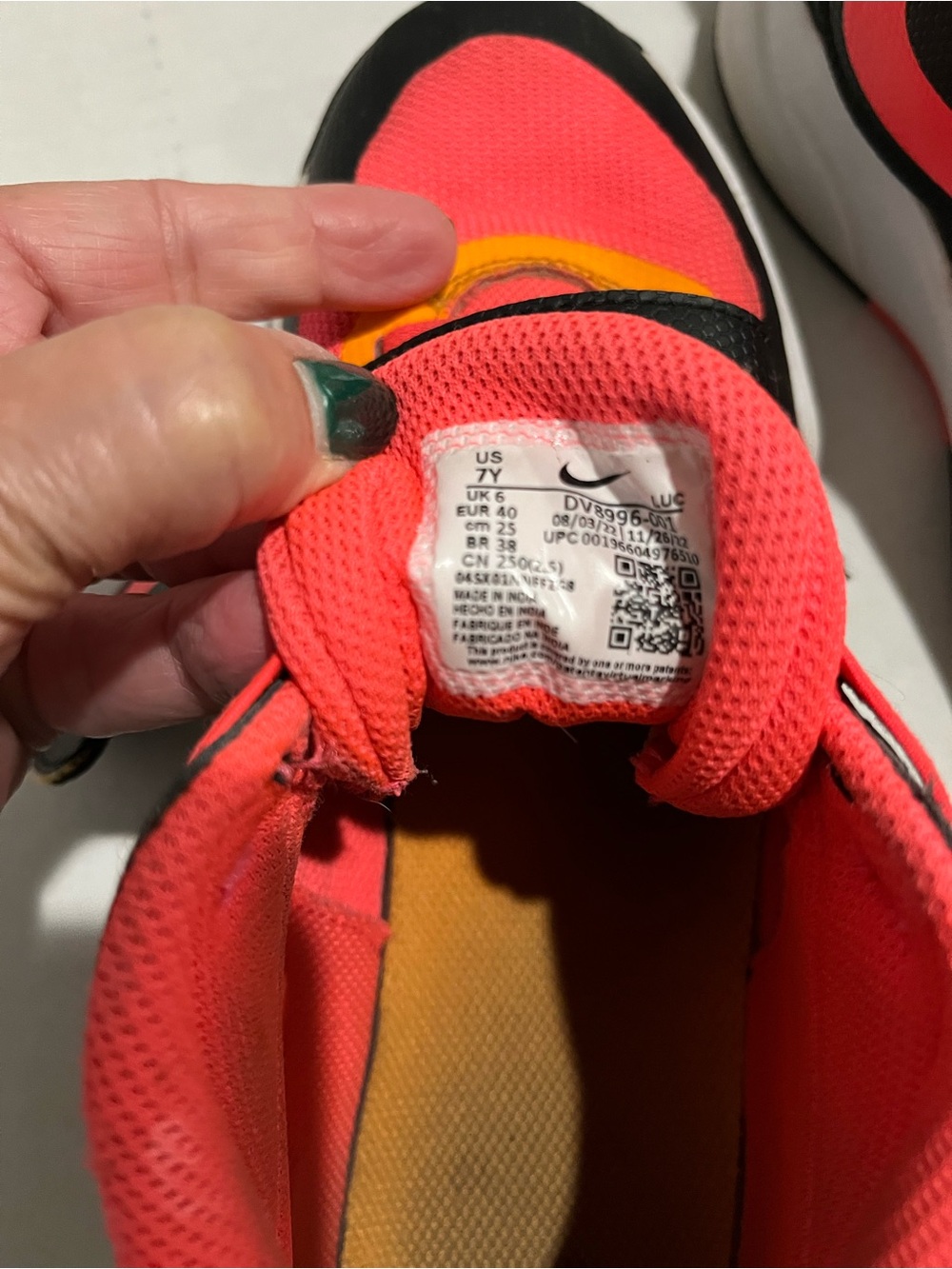 Nike Boys Stylish Team Hustle D 11 Sneakers in Pink/Orange/Black/White SIZE 7Y - Picture 10 of 12